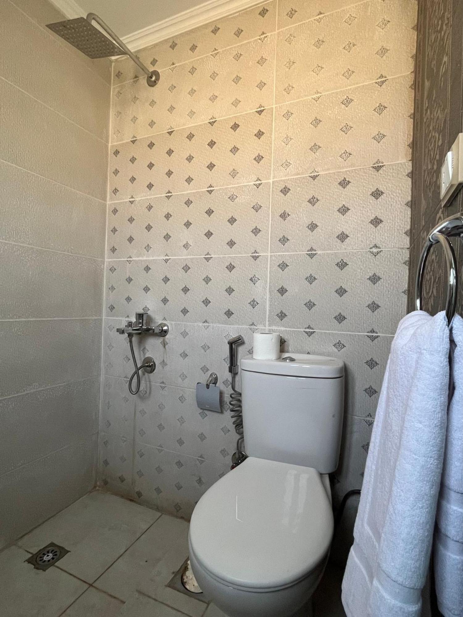 Pyramids Pride Inn Kafret el-Gabal Zewnętrze zdjęcie